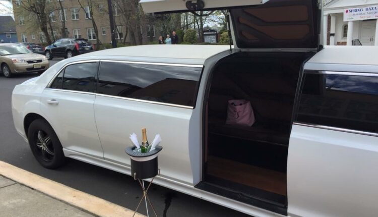 12 passenger Chrysler limousine