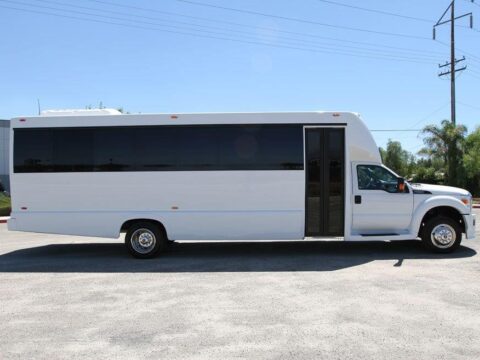 30 PASSENGER NEW YORK PARTY BUS